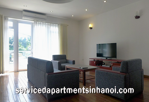 Cho thuê căn hộ dịch vụ đẹp gồm hai phòng ngủ với Ban công lớn ở đường Đặng Thai Mai, Tây Hồ