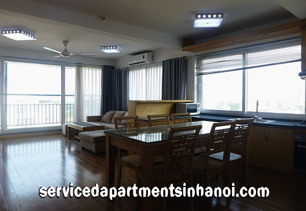 Cho thuê căn hộ dịch vụ 2 phòng ngủ, mới được tân trang ở Tô Ngọc Vân, Tây Hồ
