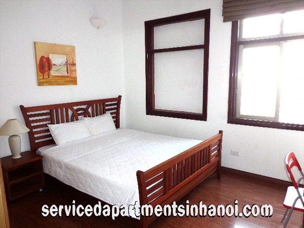 Cho thuê căn hộ 2 phòng ngủ giá rẻ gần hồ Hoàng Cầu