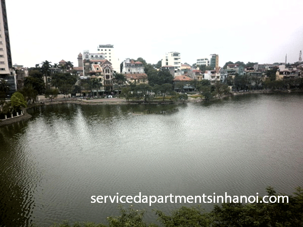 Căn hộ dịch vụ cho thuê ở phố Trấn Vũ với view hồ Trúc Bạch