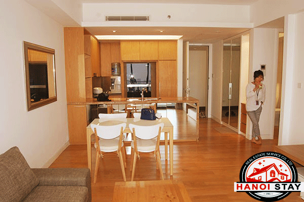 Cho thuê căn hộ đẹp và sang trọng tại IPH Tower, tầng cao, nội thất hiện đại