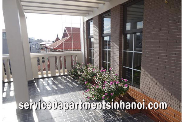 Cho thuê căn hộ 2 phòng ngủ mới xây với view rất đẹp ở Đào Tấn, Ba Đình