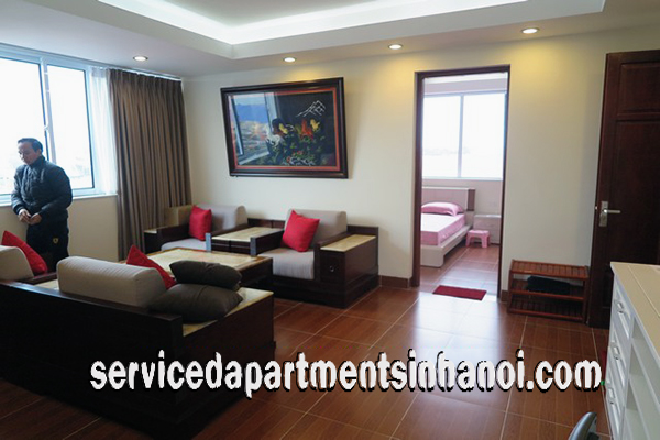 Cho thuê căn hộ dịch vụ mới 2 phòng ngủ gần Hàng Bông