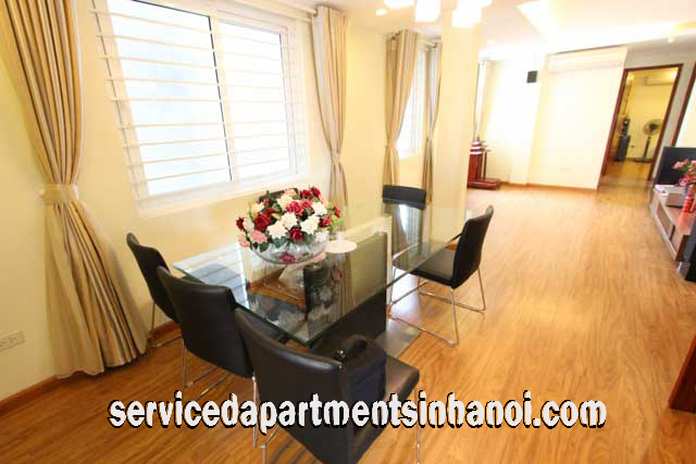 Cho thuê căn hộ dịch vụ 3 phòng ngủ đẹp trung tâm Quận Ba Đình