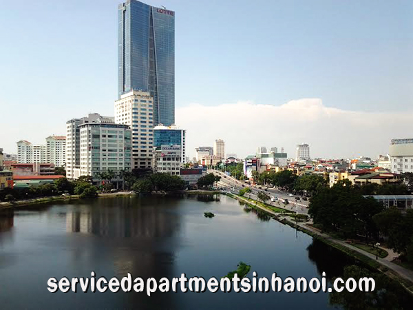 Cho thuê căn hộ dịch vụ diện tích lớn với 1 phòng ngủ hướng hồ Ngọc Khánh, Ba Đình