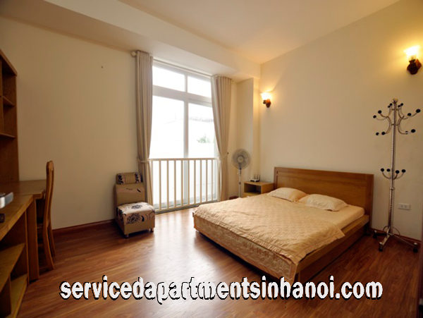 Cho thuê căn hộ dịch vụ 2 phòng ngủ trên phố Láng Hạ, Đống Đa