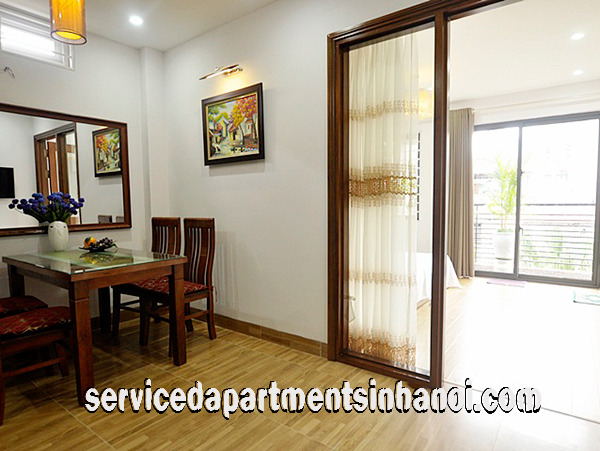 Cho thuê căn hộ dịch vụ 1 phòng ngủ hoàn toàn mới  trên phố Láng Hạ, Đống Đa