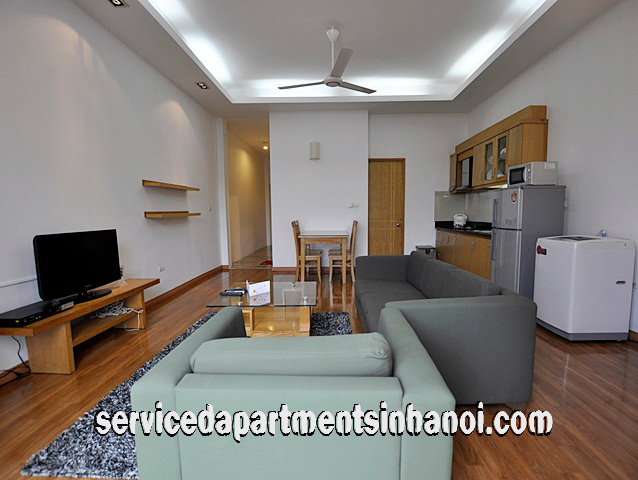 Cho thuê căn hộ dịch vụ 2 phòng ngủ khu vực hồ Ngọc Khánh, Ba Đình