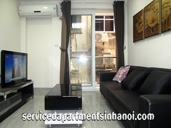 Cho thuê căn hộ dịch vụ 1 phòng ngủ tại đường Văn Cao, Ba Đình