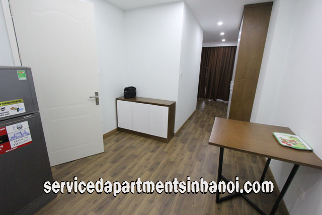 Cho thuê căn hộ dịch vụ mới 1 phòng ngủ gần Linh Lang, Ba Đình