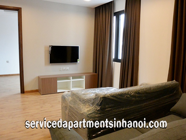 Cho thuê căn hộ dịch vụ hiện đại 2 phòng ngủ gần Hồ Hoàn Kiếm.