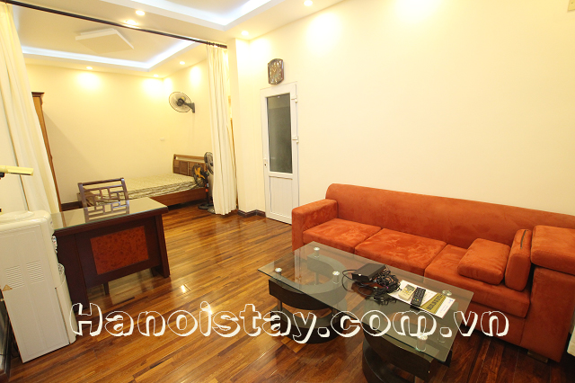 Cho thuê căn hộ dịch vụ giá rẻ, đầy đủ nội thất tại Kim Mã, Ba Đình