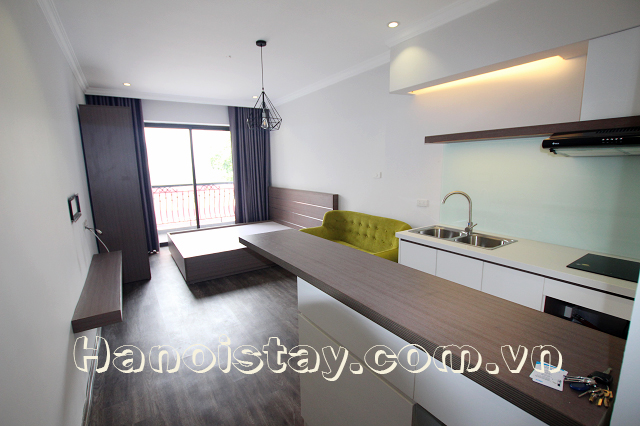 Cho thuê căn hộ 1 phòng ngủ hiện đại gần Triển Lãm, Ba Đình