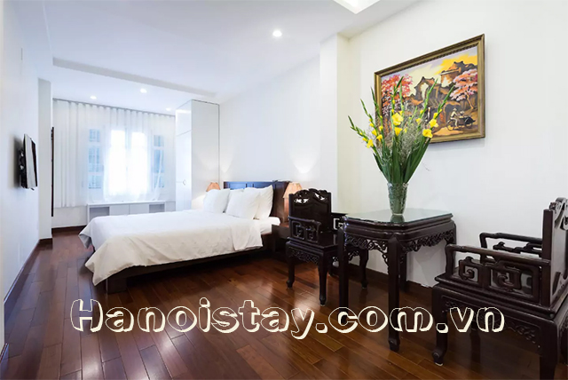 Cho thuê căn hộ dịch vụ mới 1 phòng ngủ khu vực Trúc Bạch, Ba Đình