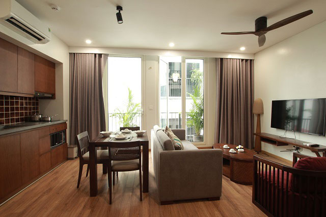 Cho thuê căn hộ cao cấp 1 phòng ngủ tòa nhà Sakamoto Building tại Kim Mã, Ba Đình