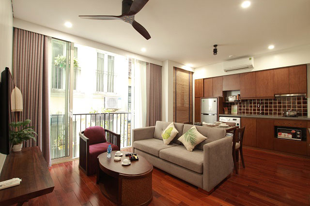 Cho thuê căn hộ cao cấp 2 phòng ngủ tòa nhà Sakamoto Building tại Kim Mã, Ba Đình