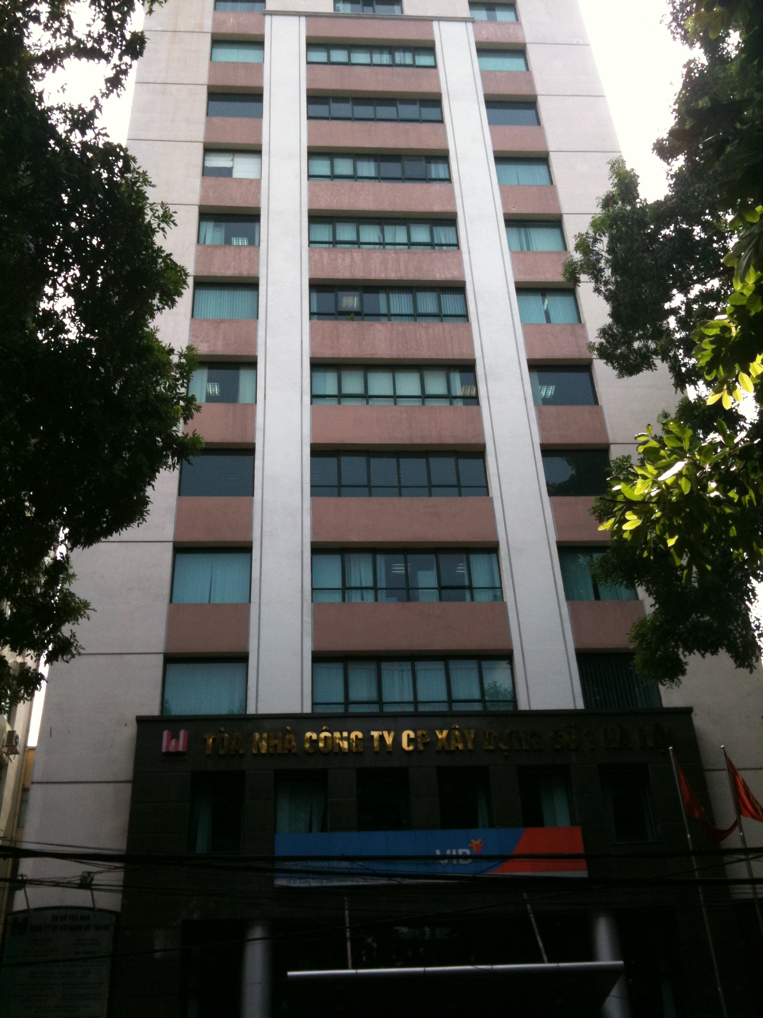 Cho thuê văn phòng 175m2 giá rẻ tại phố Bà Triệu, quận Hoàn Kiếm