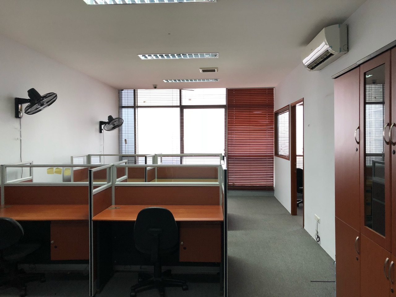 Cho thuê văn phòng full nội thất và dịch vụ tại Tòa Erowindow - 27 Trần Duy Hưng, Trung Hòa, Cầu Giấy