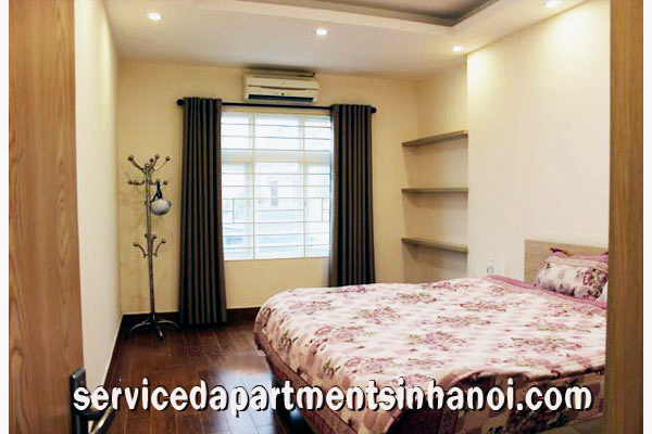 Cho thuê căn hộ một phòng ngủ ở tầng cao trên đường Âu Cơ 5