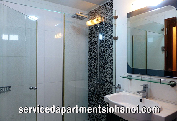 Cho thuê căn hộ dịch vụ đẹp gồm hai phòng ngủ với Ban công lớn ở đường Đặng Thai Mai, Tây Hồ 9