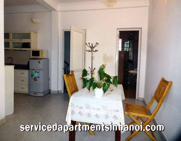 Cho thuê căn hộ 1 phòng ngủ đẹp ở đường Yên hoa, Tây Hồ, veiw hồ 4