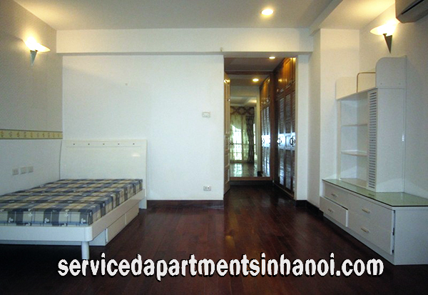 Chính chủ cho thuê căn hộ rộng rãi tại tòa nhà P2, Ciputra 1