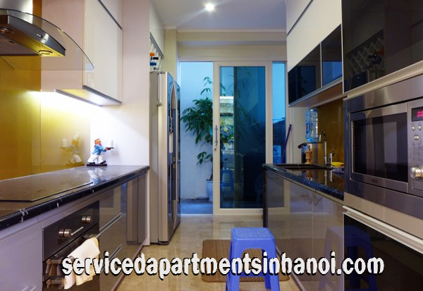Căn hộ phong cách cổ điển ba phòng ngủ cho thuê tại khu vực Ciputra, Tây Hồ 3