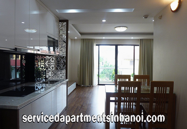 Căn hộ dịch vụ cho thuê tại đường Lạc Long Quân, Tây Hồ, nội thất chất lượng cao, có ban công 2