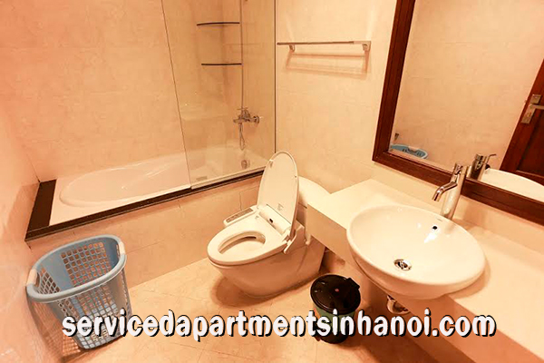 Chính chủ cho thuê căn hộ dịch vụ 2 phòng ngủ gần đường Phạm Văn Đồng, Cầu Giấy 7