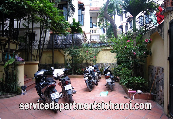 Villa 5 phòng ngủ với một hồ bơi lớn cho thuê tại phố Tô Ngọc Vân, Tây Hồ 1