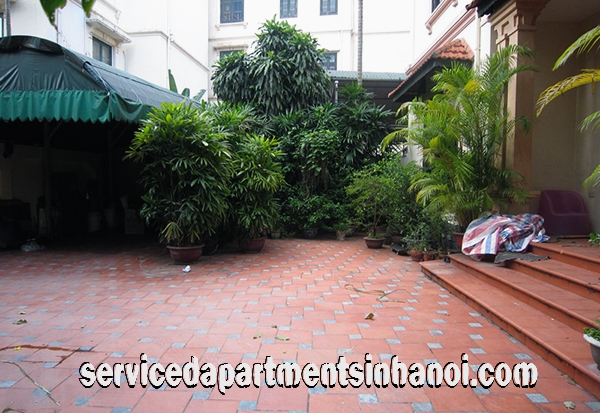 Một biệt thự đẹp 5 phòng ngủ cho thuê với một sân lớn ở Tô Ngọc Vân, có hồ bơi 1