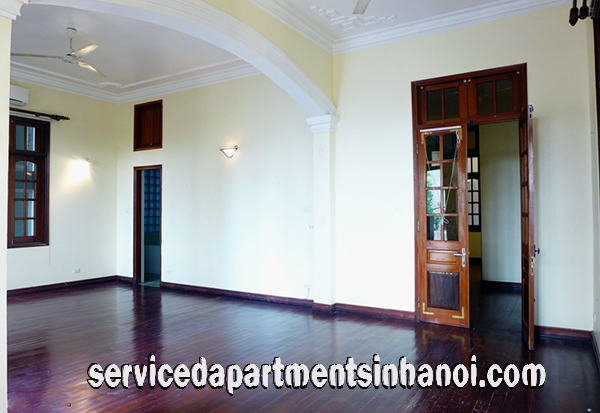 Villa với bốn phòng ngủ cho thuê ở khu vực Xóm Chùa, Tây Hồ 7