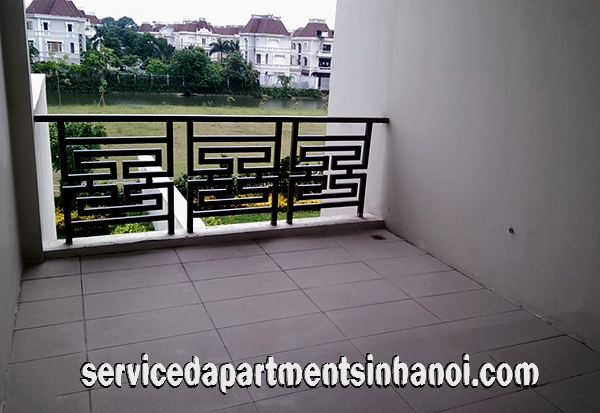 Villa Năm phòng ngủ cho thuê tại Ciputra, Hà Nội có 1 vườn xanh lớn 10