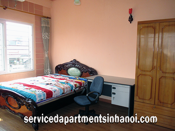Cho thuê căn hộ 2 phòng ngủ phố Lạc Long Quân 4