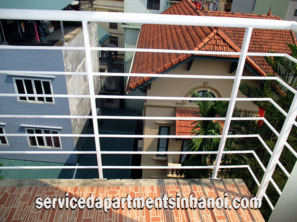 Cho thuê căn hộ 2 phòng ngủ phố Lạc Long Quân 7