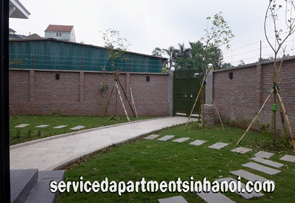 Cho thuê biệt thự cao cấp với 4 phòng ngủ đẹp, có vườn rộng 2