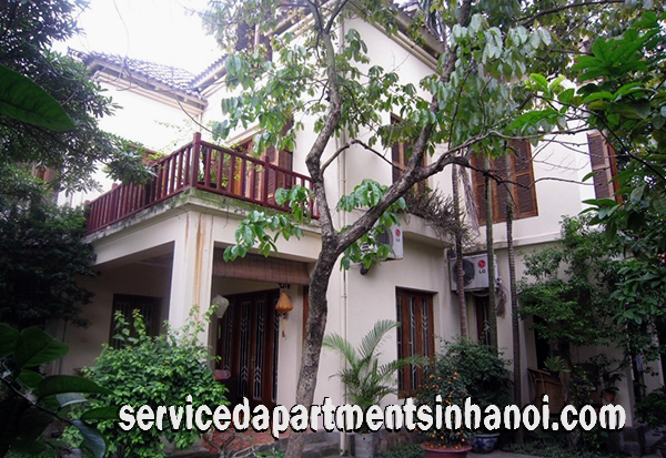Cho thuê biệt thự cao cấp năm phòng ngủ tại Tô Ngọc Vân, Tây Hồ Với khu vườn lớn và nhà để xe 3
