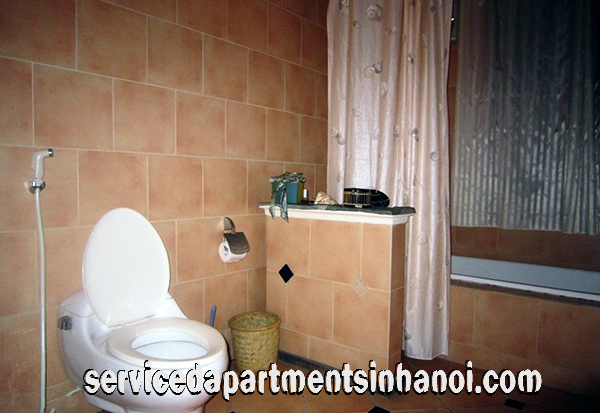 Cho thuê biệt thự cao cấp năm phòng ngủ tại Tô Ngọc Vân, Tây Hồ Với khu vườn lớn và nhà để xe 9