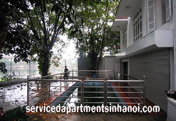Cho thuê Villa bốn phòng ngủ rộng rãi ở Khu vực Tây Hồ với Hồ Bơi lớn 1