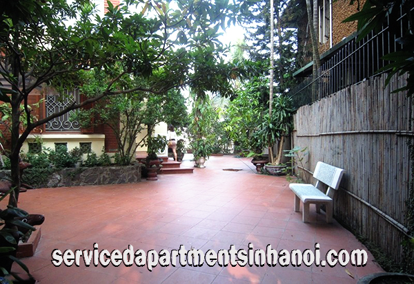 Cho thuê Villa năm phòng ngủ đẹp tại Nghi Tàm,Tây Hồ, Vườn rộng , view hồ 1