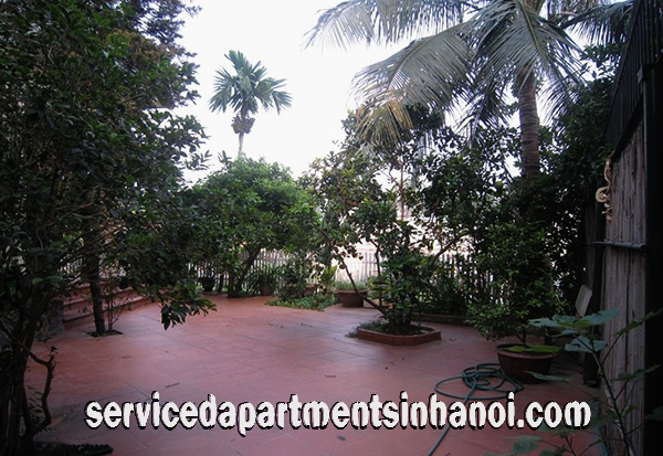 Cho thuê Villa năm phòng ngủ đẹp tại Nghi Tàm,Tây Hồ, Vườn rộng , view hồ 2