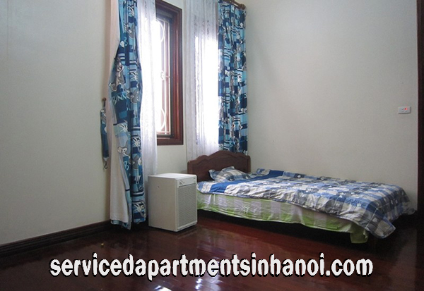 Cho thuê Villa năm phòng ngủ đẹp tại Nghi Tàm,Tây Hồ, Vườn rộng , view hồ 8