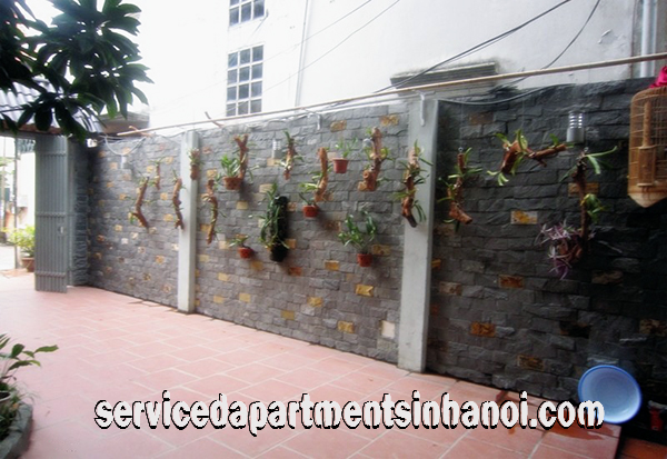 Cho thuê Villa Đẹp bốn phòng ngủ ở Tô Ngọc Vân có bể bơi, vườn đẹp 2