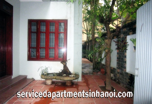 Cho thuê Villa Đẹp bốn phòng ngủ ở Tô Ngọc Vân có bể bơi, vườn đẹp 3