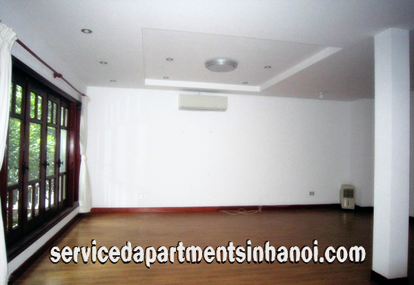 Cho thuê Villa Đẹp bốn phòng ngủ ở Tô Ngọc Vân có bể bơi, vườn đẹp 5