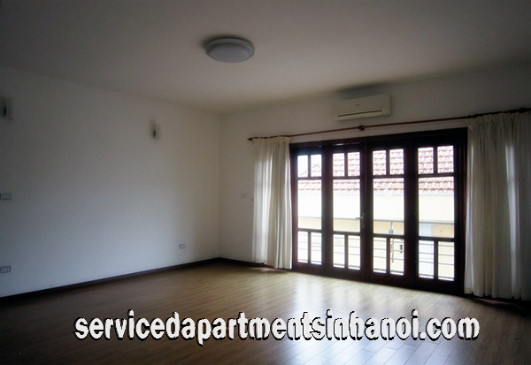 Cho thuê Villa Đẹp bốn phòng ngủ ở Tô Ngọc Vân có bể bơi, vườn đẹp 9