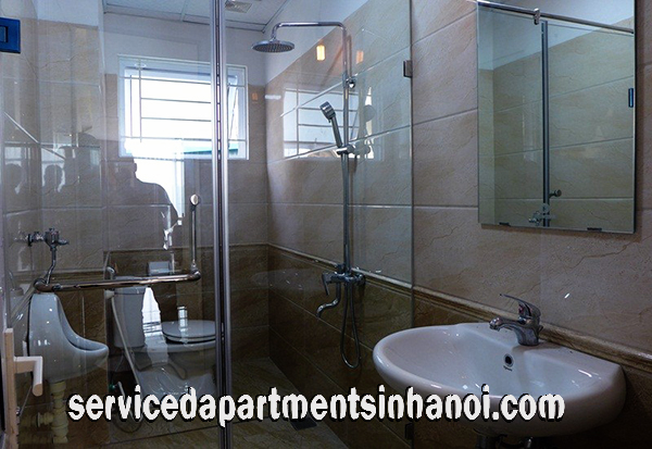 Cho thuê căn hộ 1 phòng ngủ 70m2, view hồ Trúc Bạch 7