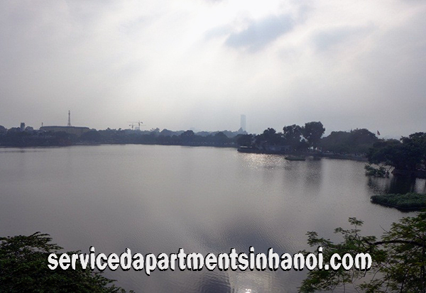 Cho thuê căn hộ 1 phòng ngủ 70m2, view hồ Trúc Bạch 8