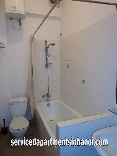 Cho thuê căn hộ 1 phòng ngủ, có ban công gần Vincom 6