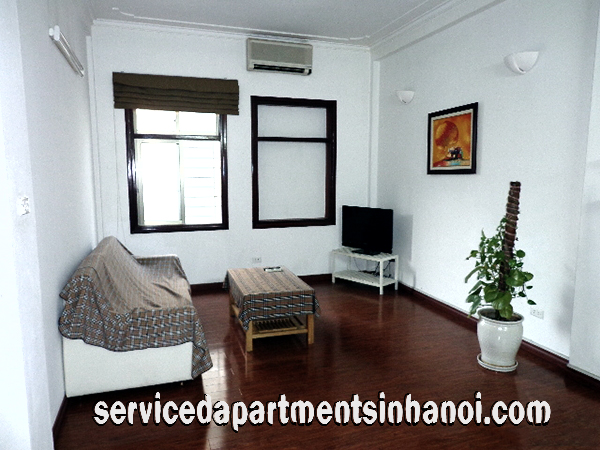 Cho thuê căn hộ 2 phòng ngủ giá rẻ gần hồ Hoàng Cầu 2